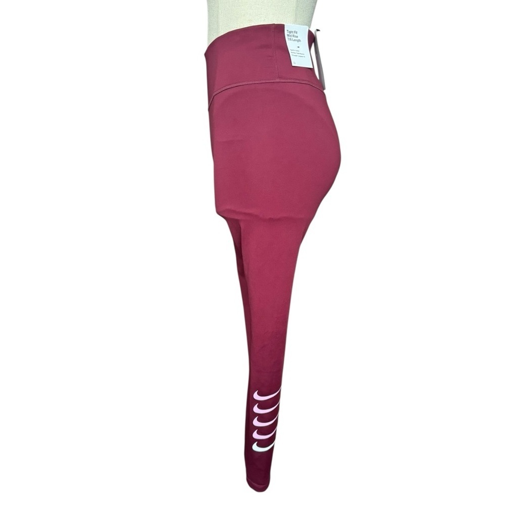 NWT Nike Tight Fit Mid Rise 7/8 Length Burgundy Berry Small - Picture 4 of 9